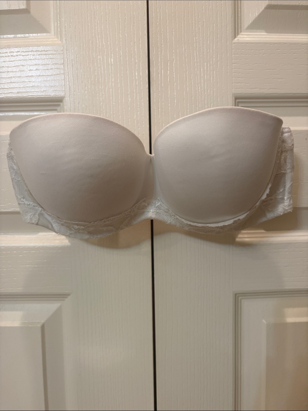 VICTORIA’S SECRET  32DD